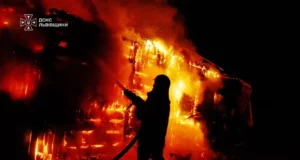 У Переволочній на Золочівщині рятувальники загасили пожежу житлового будинку
