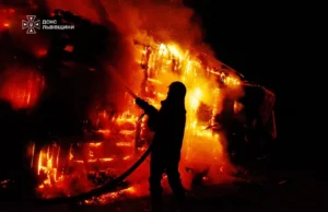 У Переволочній на Золочівщині рятувальники загасили пожежу житлового будинку У Переволочній на Золочівщині рятувальники загасили пожежу житлового будинку