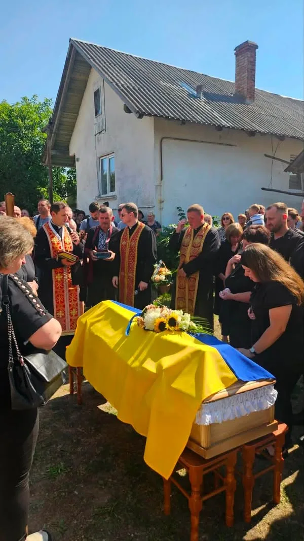 image Стрийська громада попрощалася із захисником Іваном Шнайдером