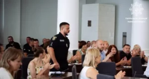 У Львові відзначили патрульних, які допомагали після ракетного удару