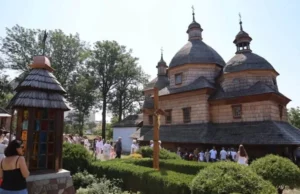 У Жовкві після реставрації освятили дерев’яну церкву Пресвятої Трійці У Жовкві після реставрації освятили дерев’яну церкву Пресвятої Трійці