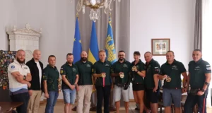 Ветеранський клуб «Жабколапки» зі Львова проплив 107 км за добу на Crazy Challenge