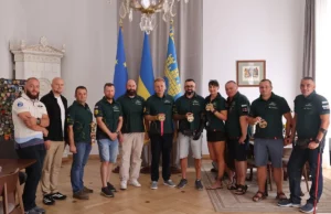 Ветеранський клуб «Жабколапки» зі Львова проплив 107 км за добу на Crazy Challenge