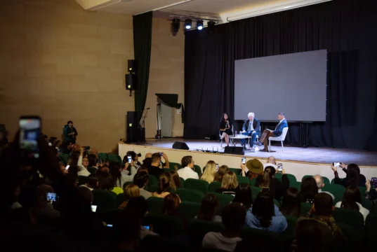 Борис Джонсон у Львові презентував українське видання мемуарів «Кайданів нема»
