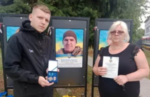 Василя Бурка з Великомостівської громади посмертно відзначили «Комбатантським хрестом» Василя Бурка з Великомостівської громади посмертно відзначили «Комбатантським хрестом»