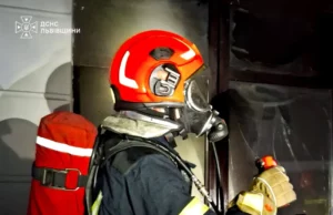 У селі Спасів Шептицького району загорівся гараж: вогнеборці врятували три будівлі та авто У селі Спасів Шептицького району загорівся гараж: вогнеборці врятували три будівлі та авто