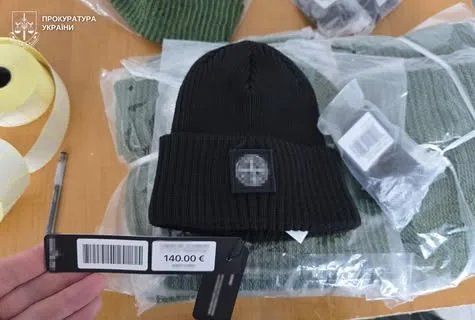 image На Львівщині викрили групу, що виготовляла контрафактний одяг та техніку на 98 млн грн
