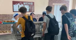 Як організували безоплатне харчування у гімназії №12 Шептицької громади