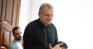 Справу щодо землі колишнього ринку «Добробут» знову розглянули в апеляційному суді за участі Андрія Садового