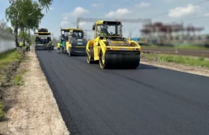 На вул. Озерній у Волі-Гомулецькій три дні перекриватимуть рух через укладання асфальту На вул.