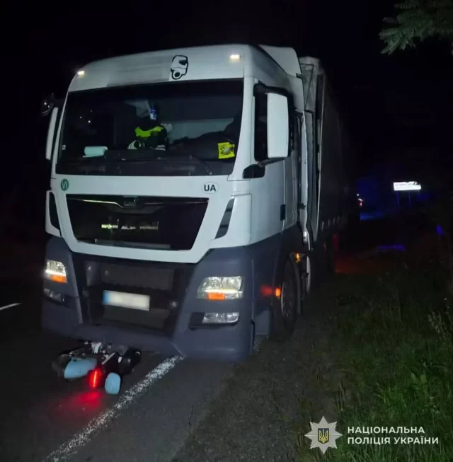 image Біля Великих Мостів вантажівка MAN смертельно травмувала скутериста
