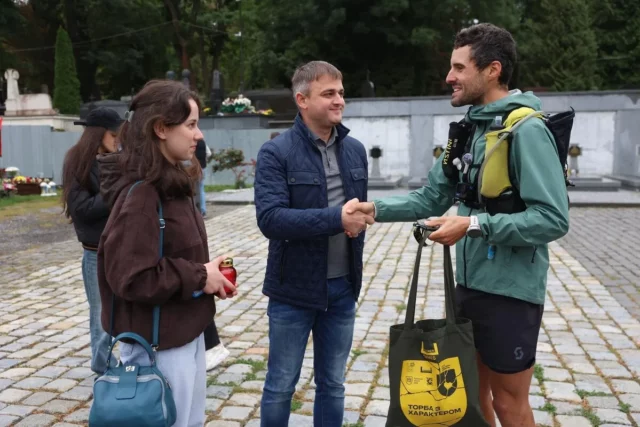 У Львові швейцарець Фредерік Сплендор завершив 60-денний марафон на підтримку України
