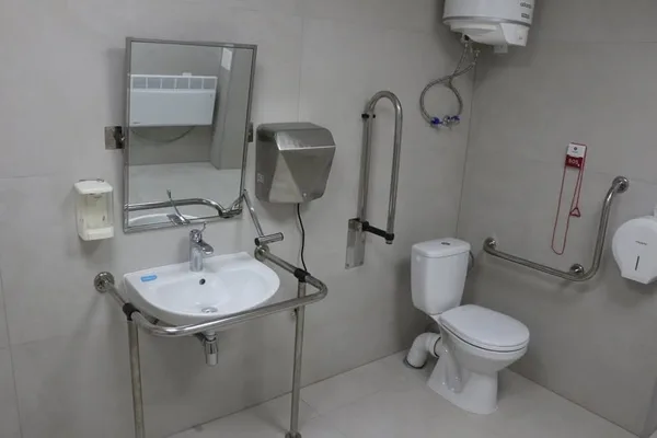 image У школі №3 Трускавця відкрили санвузол для маломобільних учнів