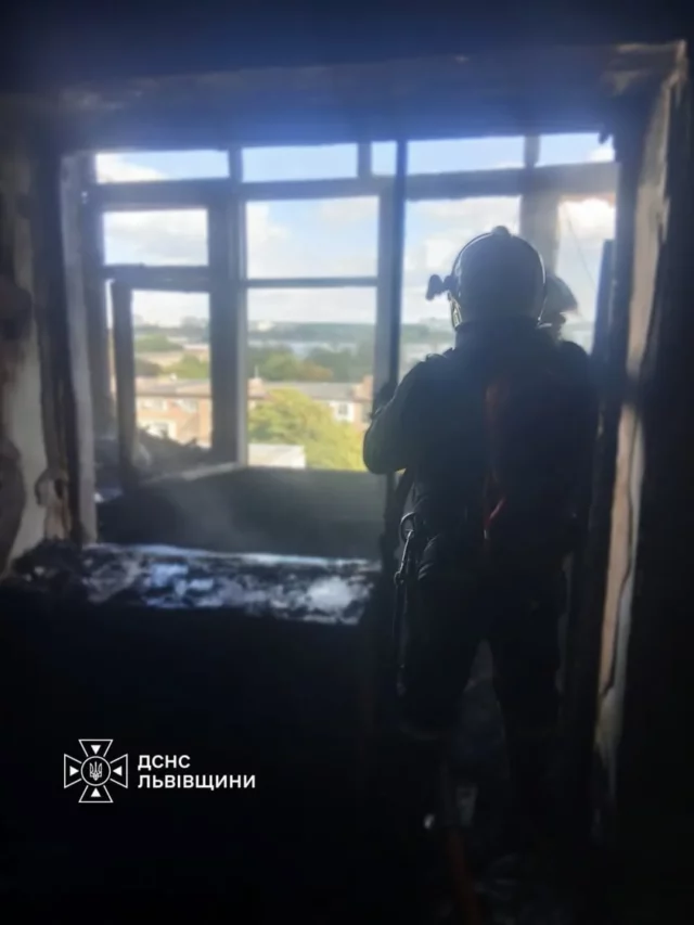 image У Шептицькому під час пожежі в багатоповерхівці травмовано двох людей
