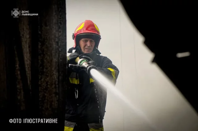 image У Львові на вулиці Науковій сталася пожежа в багатоповерхівці, евакуйовано мешканців