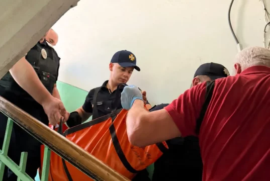 У Львові рятувальники забезпечили доступ до квартири жінки, якій стало зле