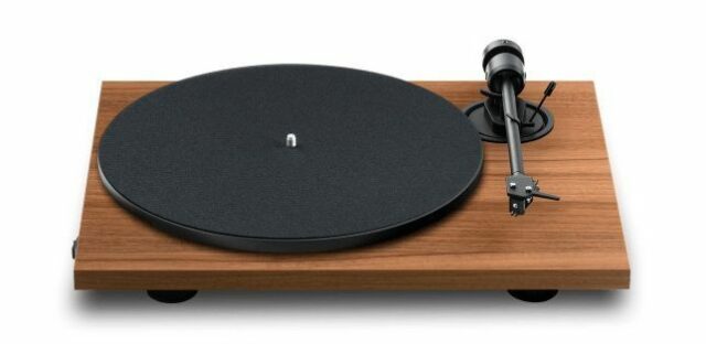 prohravach-vinilu-pro-ject-e1.2-pick-it-mm-e-walnut-51887991547700 Програвач вінілу Pro-Ject