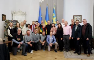 До Львова прибула делегація UCCA та передала військовим 52 «швидкі» До Львова прибула делегація UCCA та передала військовим 52 «швидкі»
