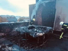 У Львові загасили пожежу на терасі двоповерхового будинку