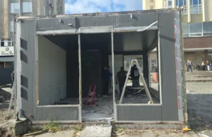 У Львові демонтовують останній МАФ на проспекті Чорновола для завершення бульвару У Львові демонтовують останній МАФ на проспекті Чорновола для завершення бульвару