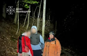 На Львівщині врятували двох туристів, які заблукали під час сходження на Парашку