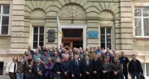 Благодійники з Британії передали Університетській лікарні ендоскопічне обладнання для трансплантації печінки