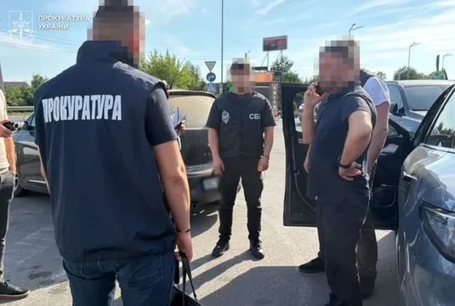 На Львівщині судитимуть ексначальника митного відділу за схему з «оплатою» за розмитнення авто