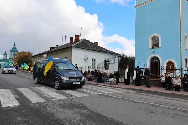 image Мостиська громада попрощалася з Максимом Бондаренком із села Пнікут