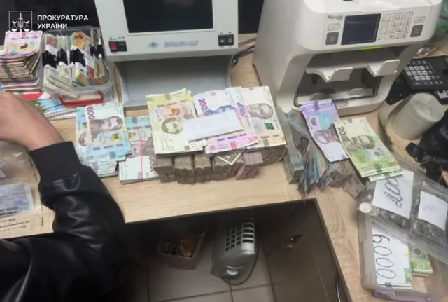 У Стрию викрили шахрайський кол-центр, що викрадав дані онлайн-банкінгу