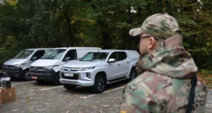 Львів у межах «Помсти Лева» передав військовим авто, Starlink і зарядні станції