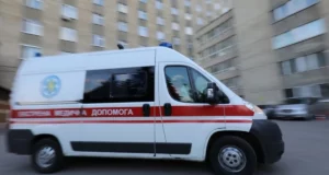 Пораненого уламками російського дрона в Дублянах чоловіка успішно прооперували