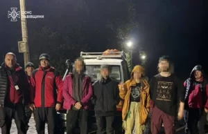 На Львівщині рятувальники знайшли вісьмох людей, які заблукали в лісах і горах На Львівщині рятувальники знайшли вісьмох людей, які заблукали в лісах і горах