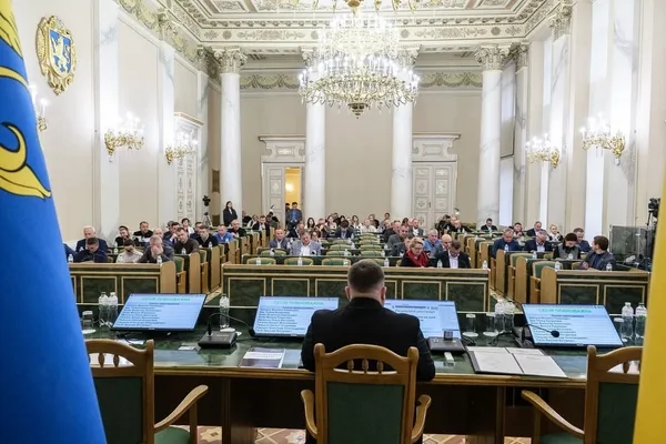 image Львівська облрада передає генератор і автомобілі для військових
