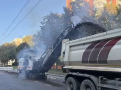 У Львові на другій ділянці вул. Мазепи демонтують мережі та бордюри У Львові на другій ділянці вул.