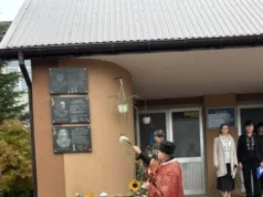 У Грусятичах відкрили меморіальну дошку захиснику Андрію Вересу У Грусятичах відкрили меморіальну дошку захиснику Андрію Вересу