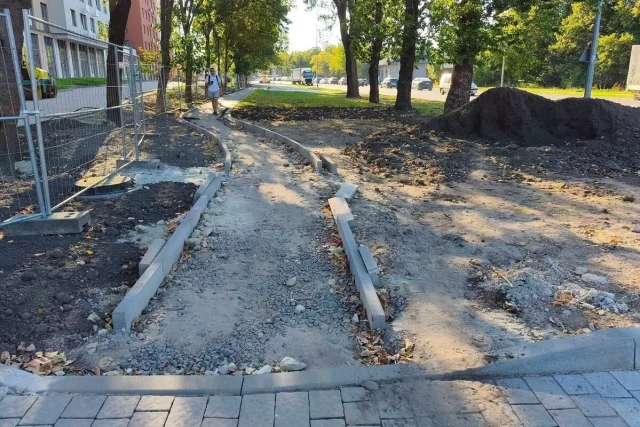 У Львові на перетині Липинського та Промислової переробляють благоустрій біля новобудови