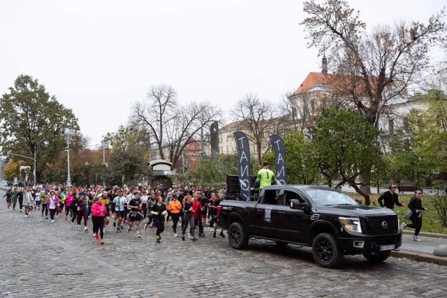 image У Львові провели благодійний забіг Running Rave 2.0 для підтримки ЗСУ