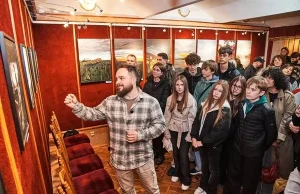 У Львові в музеї Грушевського відкрили виставку картин ветерана Руслана Кухти У Львові в музеї Грушевського відкрили виставку картин ветерана Руслана Кухти