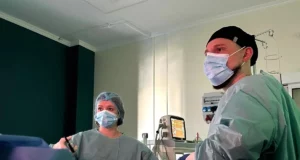 У Львові онкохірурги провели щадну операцію на матці із застосуванням зеленого барвника