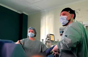 У Львові онкохірурги провели щадну операцію на матці із застосуванням зеленого барвника У Львові онкохірурги провели щадну операцію на матці із застосуванням зеленого барвника