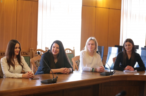 "Реалізуй себе у владі": п’ятьох випускників програми працевлаштували у Львівській ОДА
