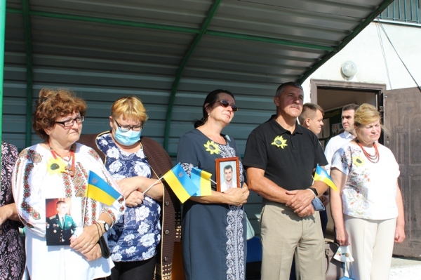 На Жовківщині відзначили День пам’яті захисників України, які загинули в боротьбі за незалежність, суверенітет і територіальну цілісність України
