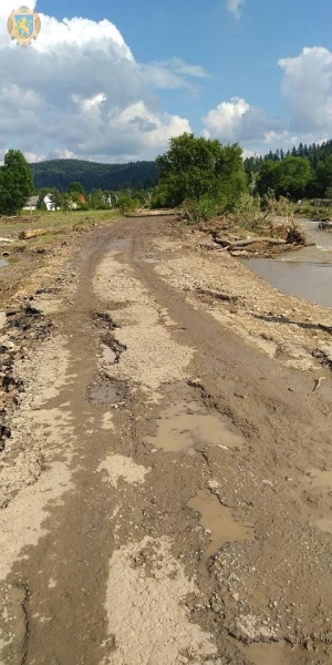 На двох дорогах місцевого значення, які постраждали внаслідок негоди, відновили проїзд