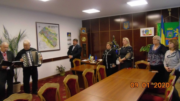 9 січня  квінтет «Срібні дзвони» вітав колектив Жовківської районної ради з Різдвяними святами