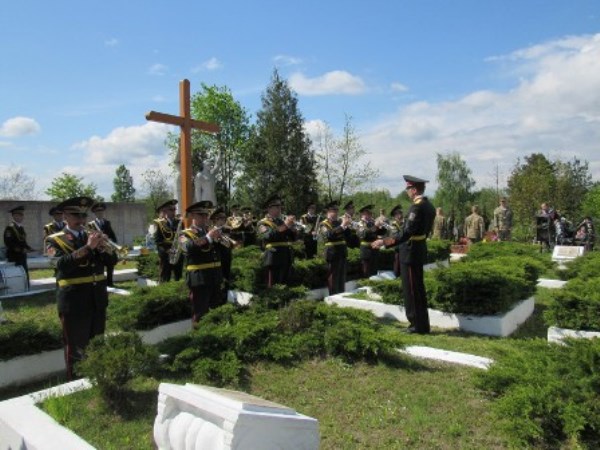 У Раві Руській перепоховали солдатів Першої та Другої світових воєн